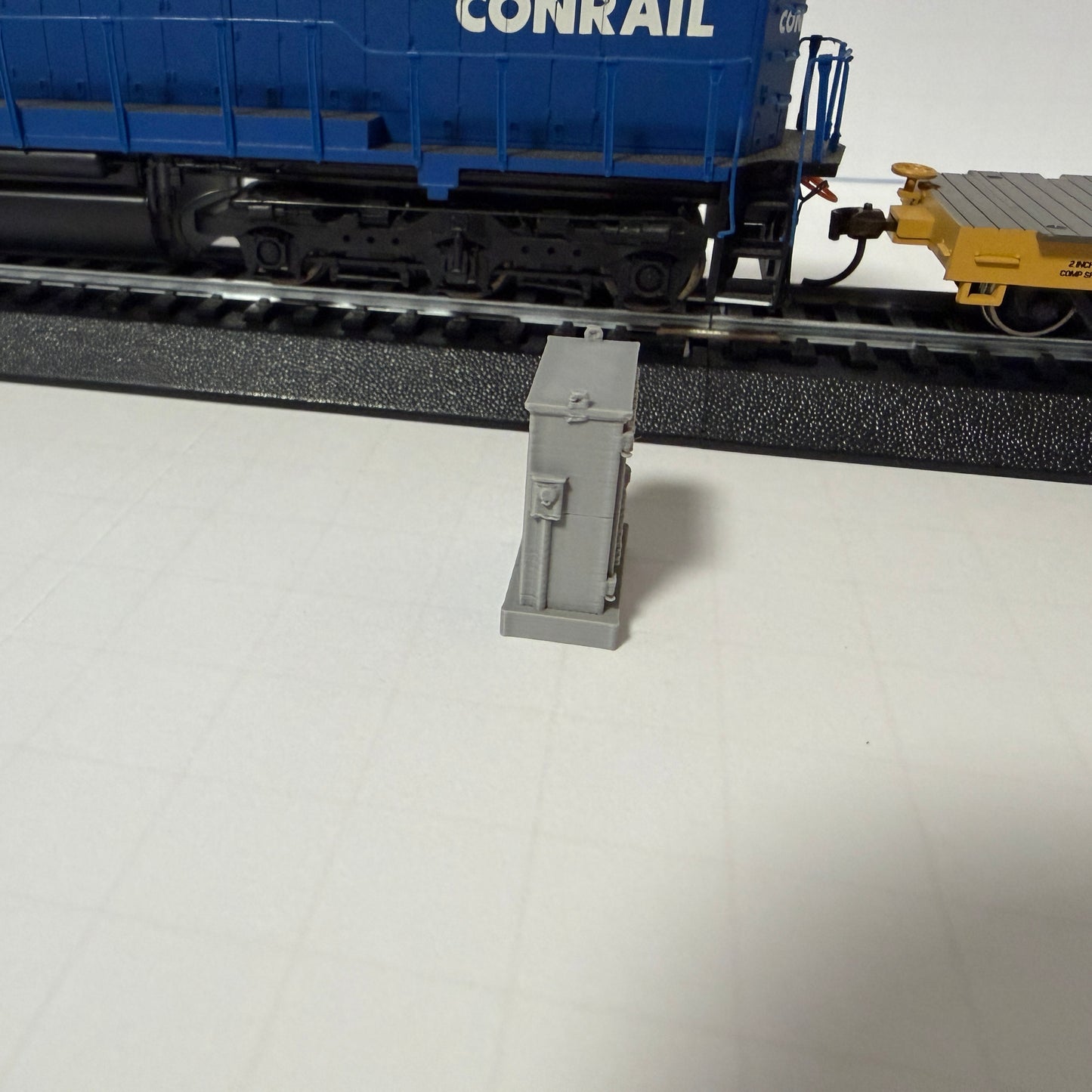 HO Scale Double Door Signal Cases - Set of 3