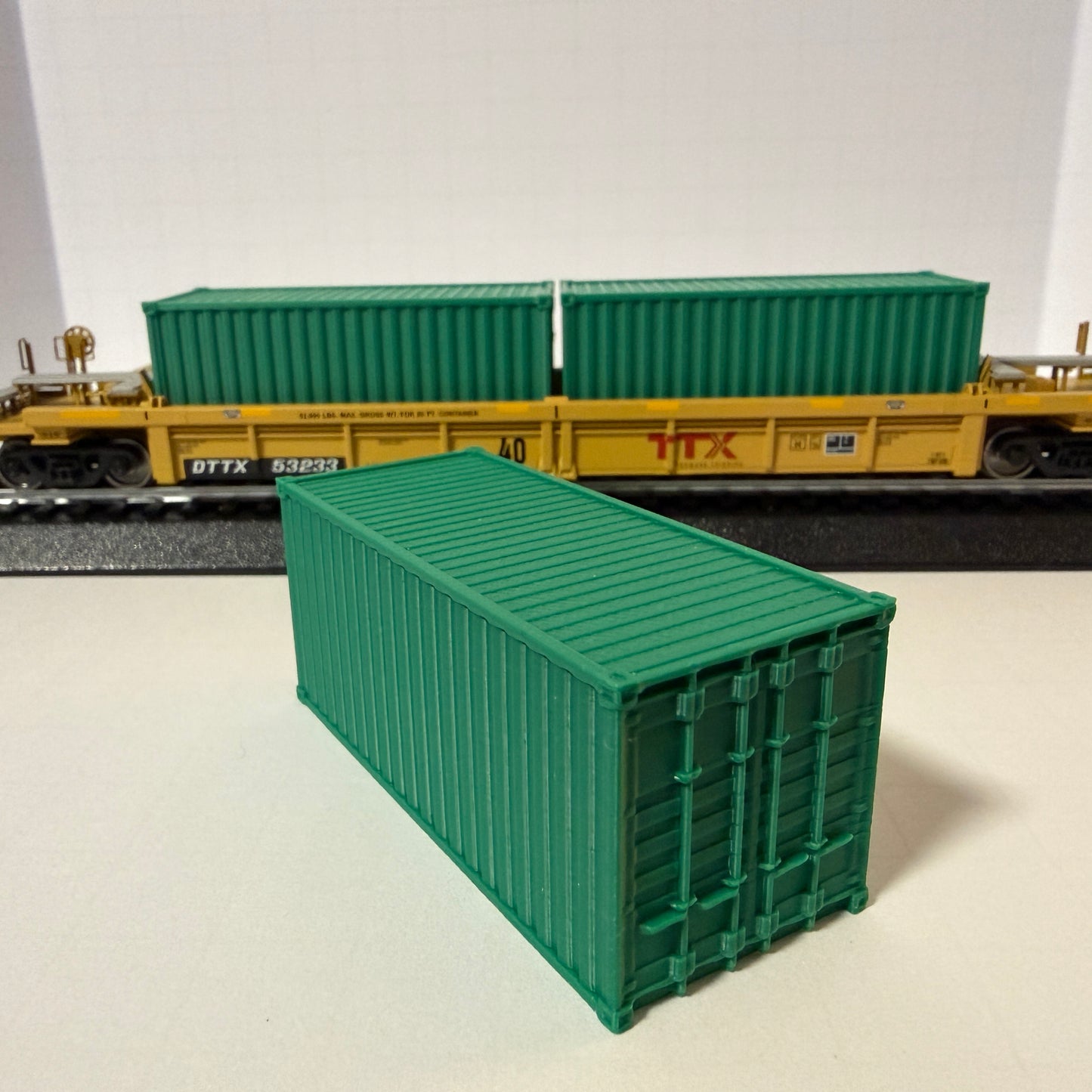 HO Scale 20' Shipping Container - International Intermodal - 1 Container