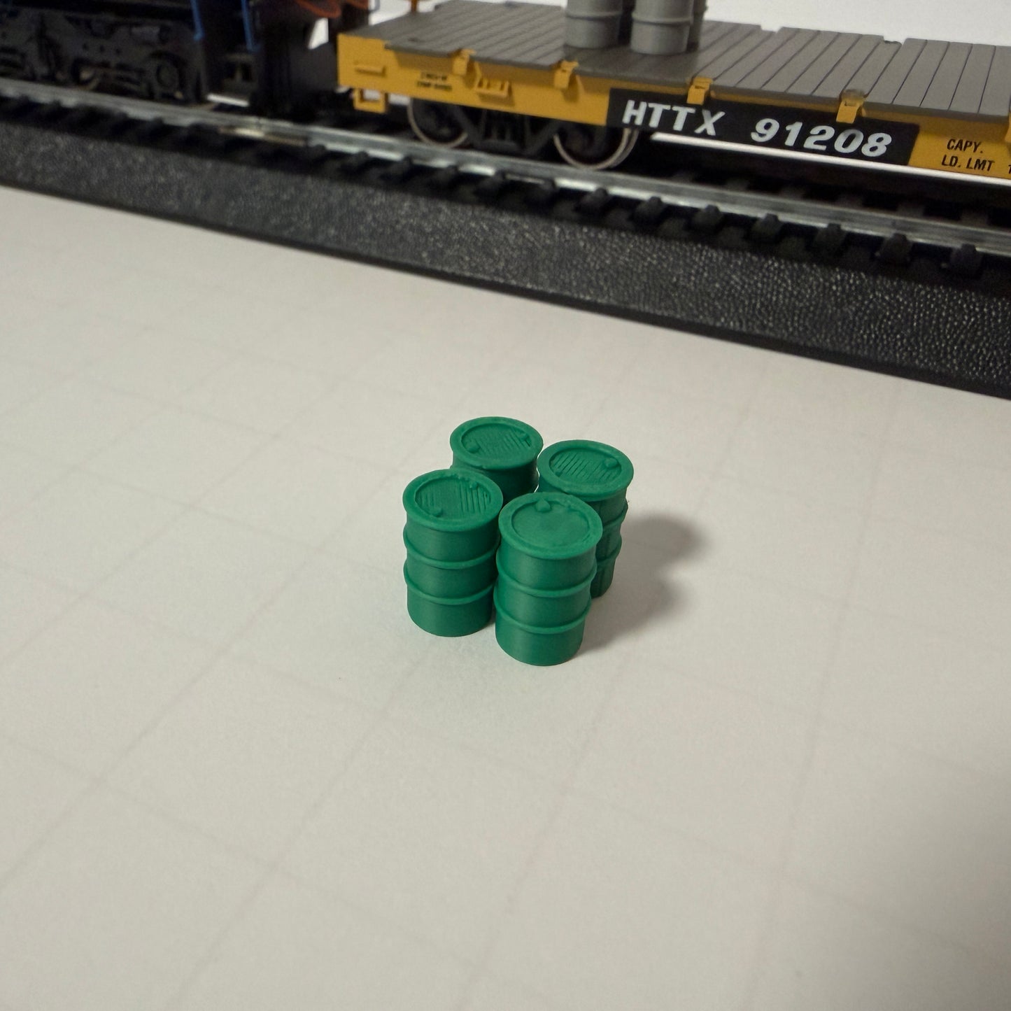 HO Scale 55 Gallon Drum Oil Barrel - Set of 20 - Multiple Colors