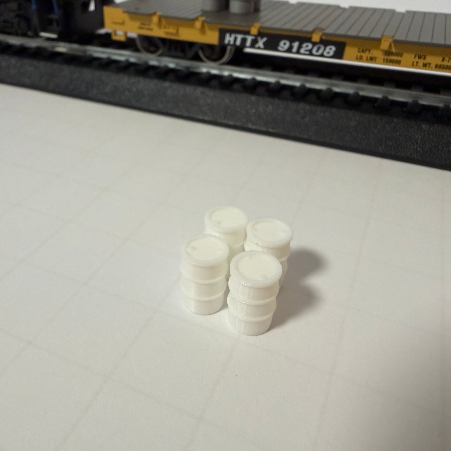 HO Scale 55 Gallon Drum Oil Barrel - Set of 20 - Multiple Colors