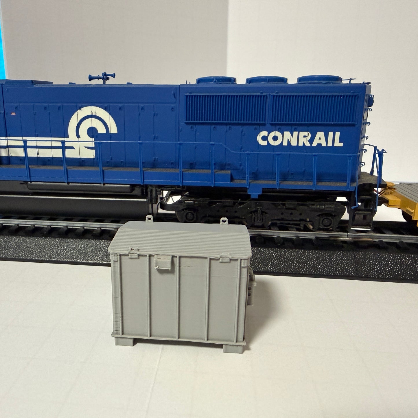 HO Scale Trackside Signal Bungelow - Relay House - Set of 2
