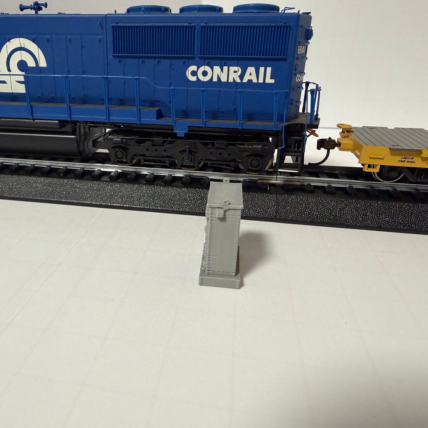 HO Scale Double Door Signal Cases - Set of 3